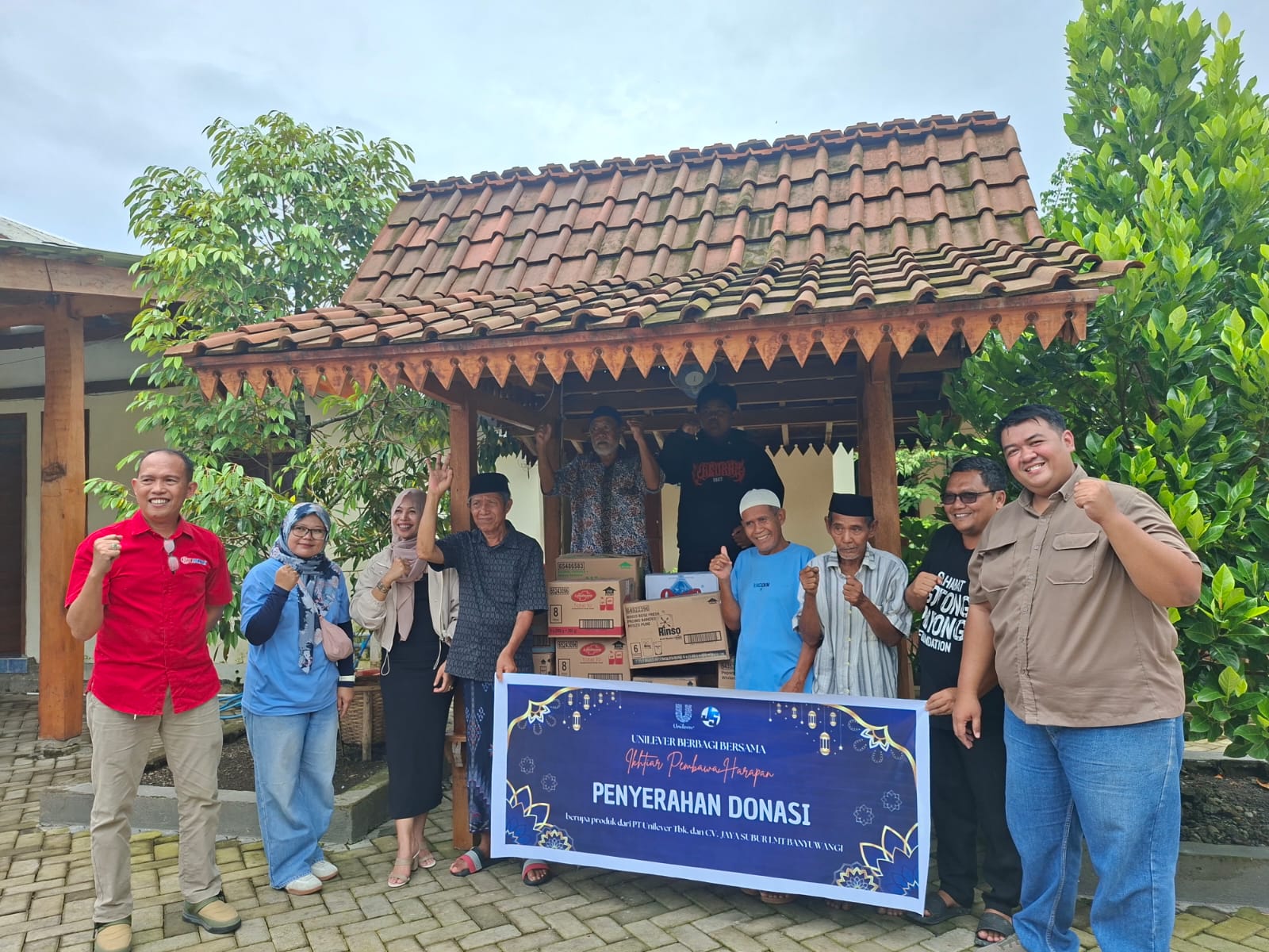 Jaya Subur dan Unilever Memberikan Donasi ke Panti Jompo Sahabat Lansia Banyuwangi